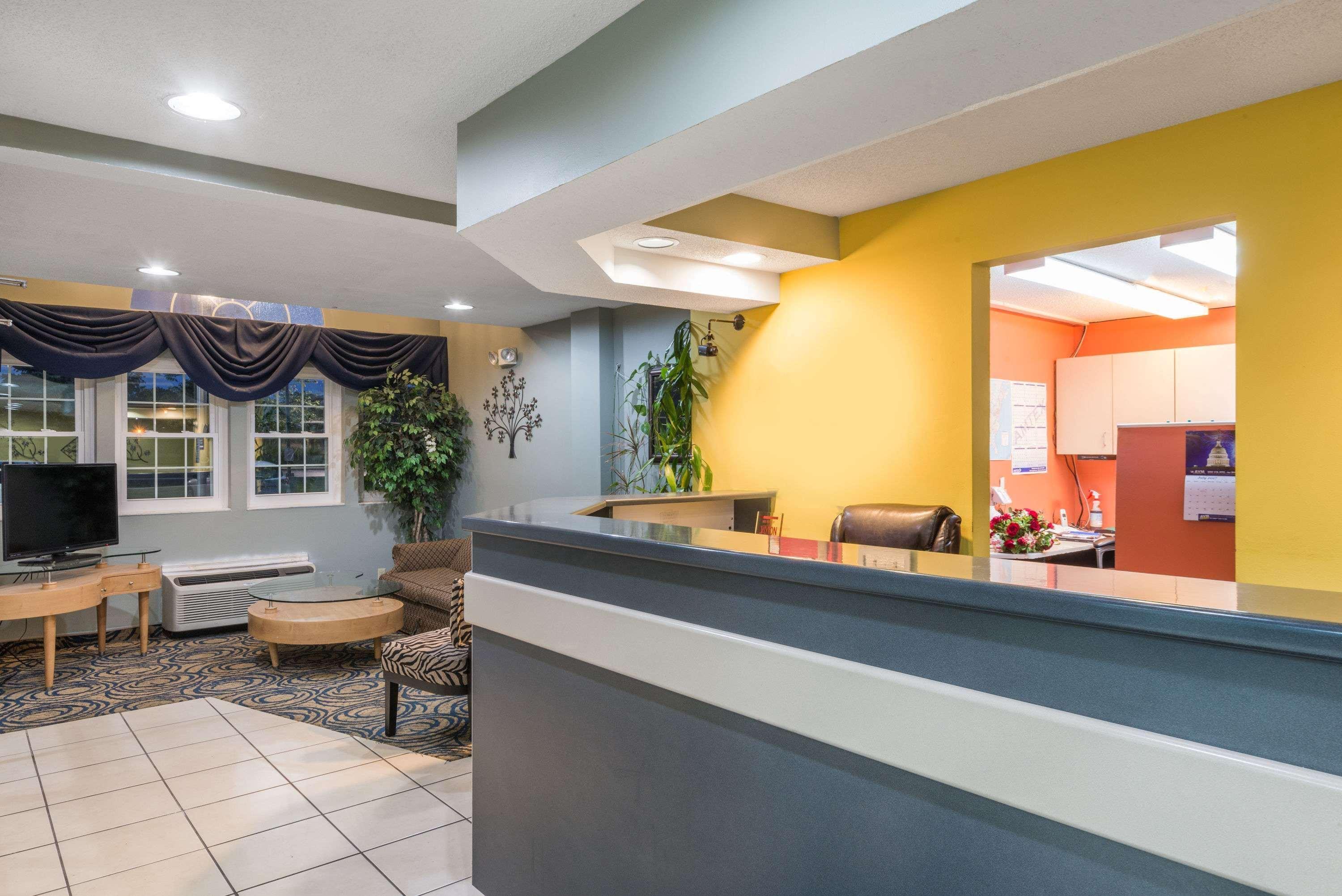 Microtel Inn & Suites By Wyndham Riverside Dayton Eksteriør billede